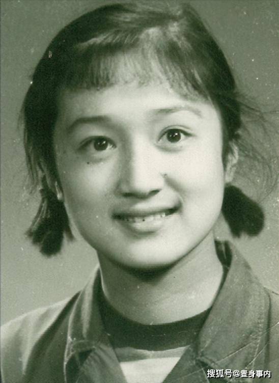 丈夫欠债别墅遭拍卖，靠2500退休金过活，无儿女的杨昆咋样了？