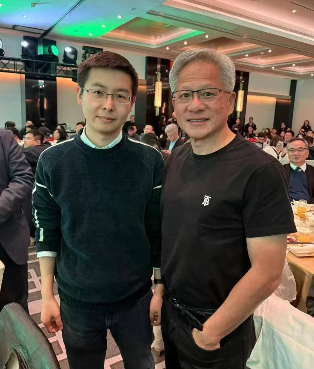 宇树科技接受上市辅导：估值超百亿 拟A股上市 王兴兴持股近35%