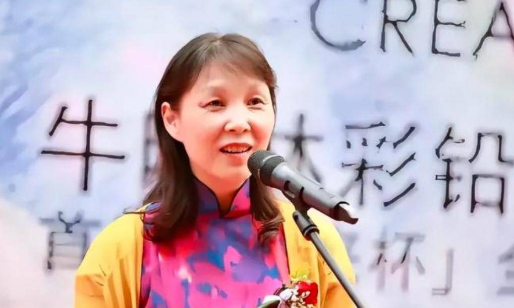 杜建英同学发声！力挺杜建英，炮轰宗馥莉“没教养是恶人”！