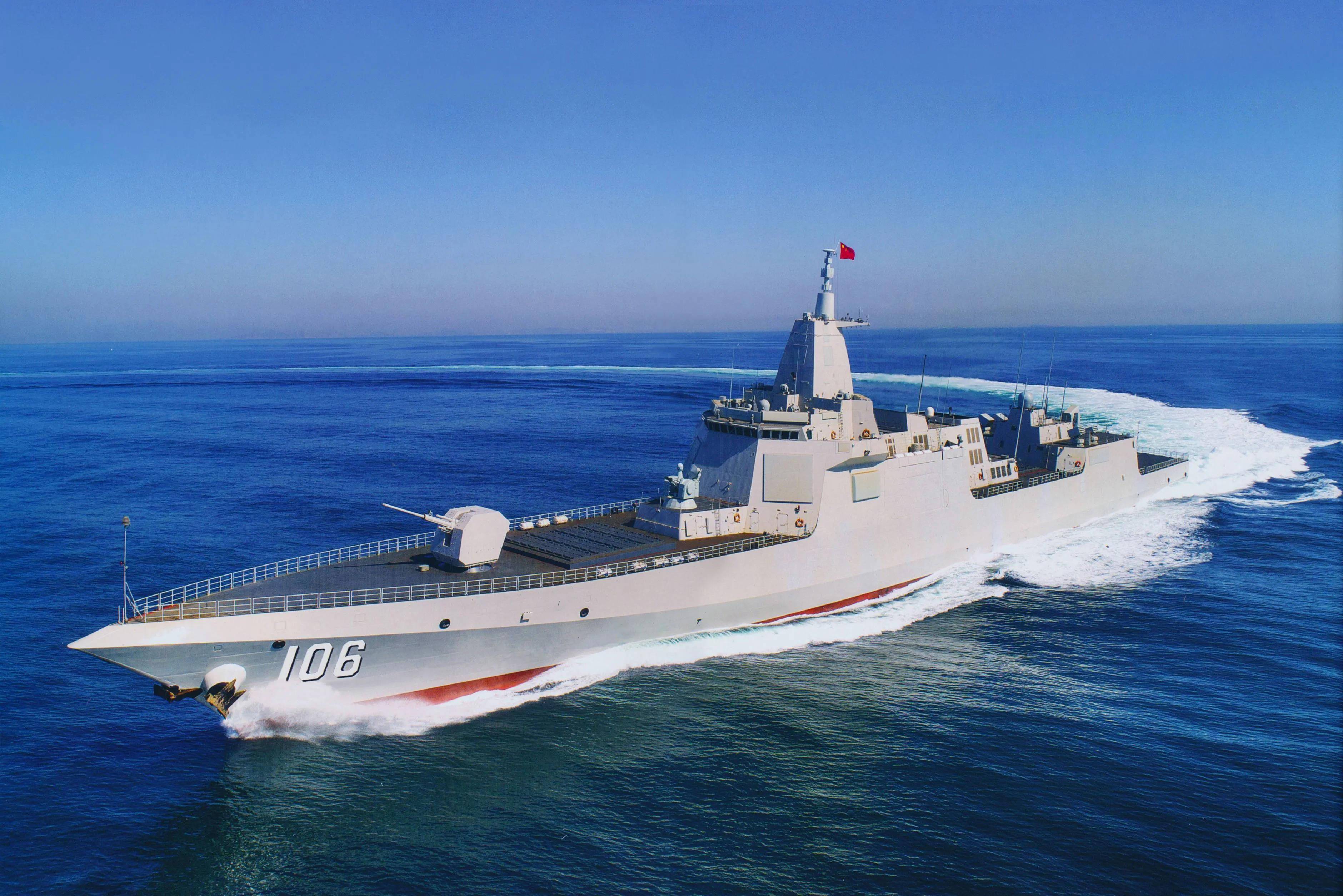 中国速度令全球窒息！双线开造10万吨巨舰，海外基地焦虑症爆发