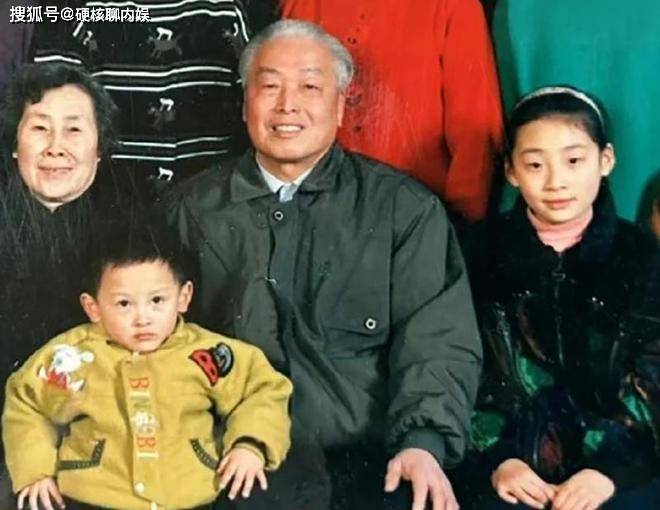 宗启騄葬礼：杜建英3个娃出殡，宗馥莉拒绝参加，宗庆后气了2年