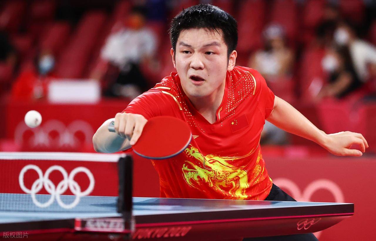 原创             樊振东澄清与刘国梁关系，暂时不回国乒并说出原因！