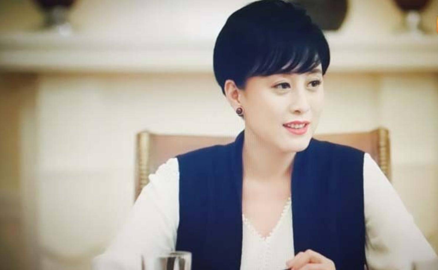 她长得漂亮，演技好，出道30年零绯闻，嫁小丈夫不生孩子也幸福