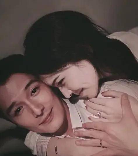 许玮甯与邱泽：婚后甜蜜最长分离不超两周