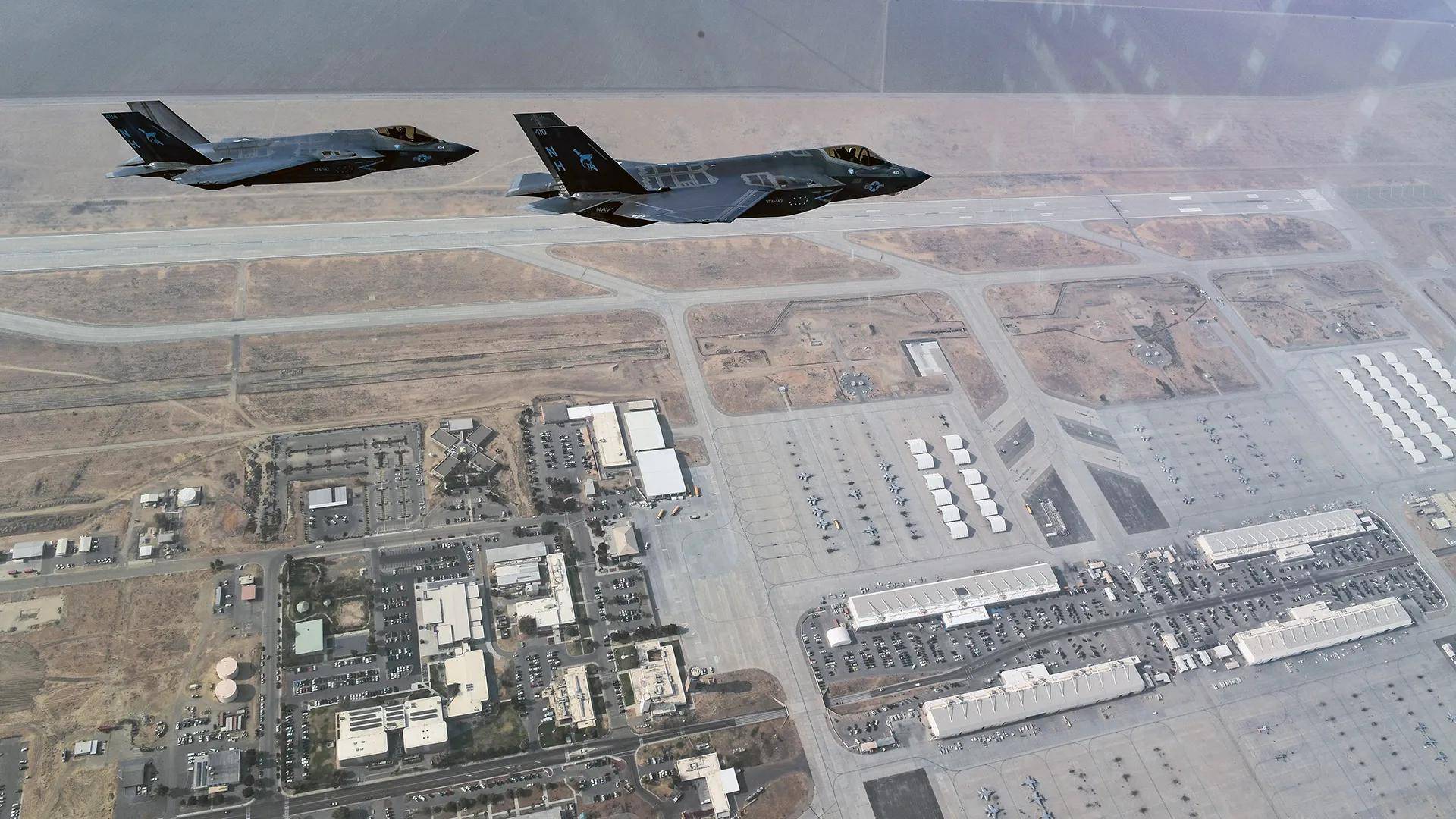 南海坠机后美军损失第二架F-35C，歼-20：“我还没出手你就倒了”