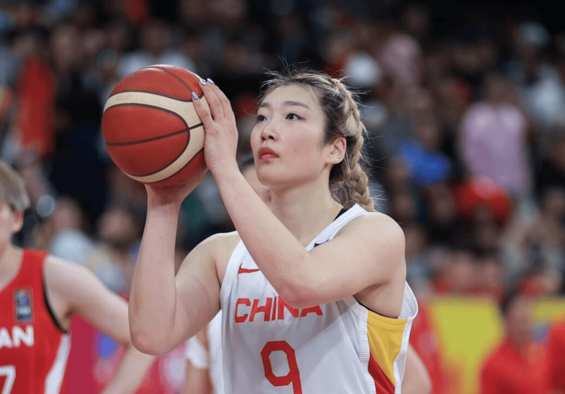原创             新版李梦出炉！中国女篮再集训，宫鲁鸣招进19岁1米83得分王？