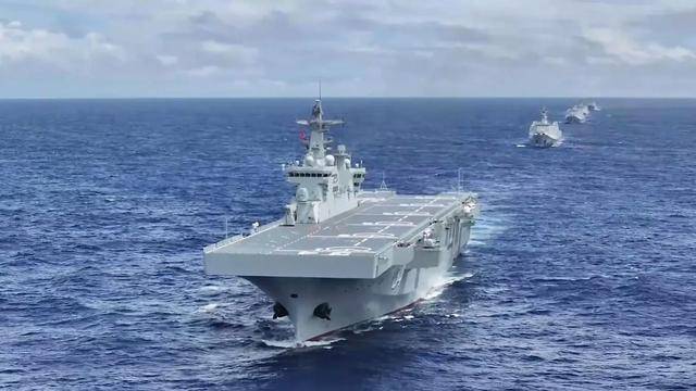 中国两栖攻击舰“迭代太快”，不知美军多么焦虑不安