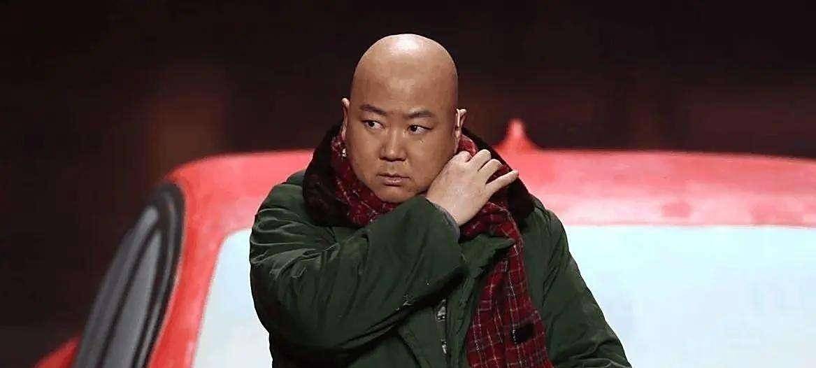 58岁郭冬临看得开！一生未婚无儿女，如今已成2000万粉丝大网红