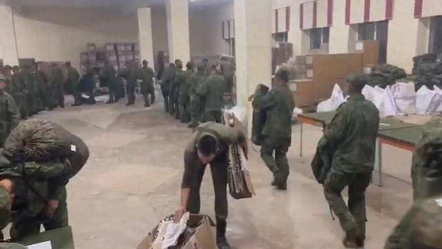 停火！特朗普一招让普京主动服软？中国被摆了一道，10万朝军入俄