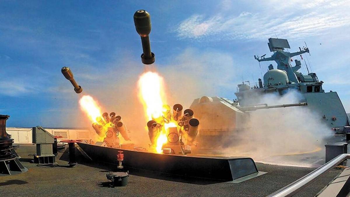 菲律宾又迎来援手，三艘印度舰艇闯入南海，中国可反制印“死穴”