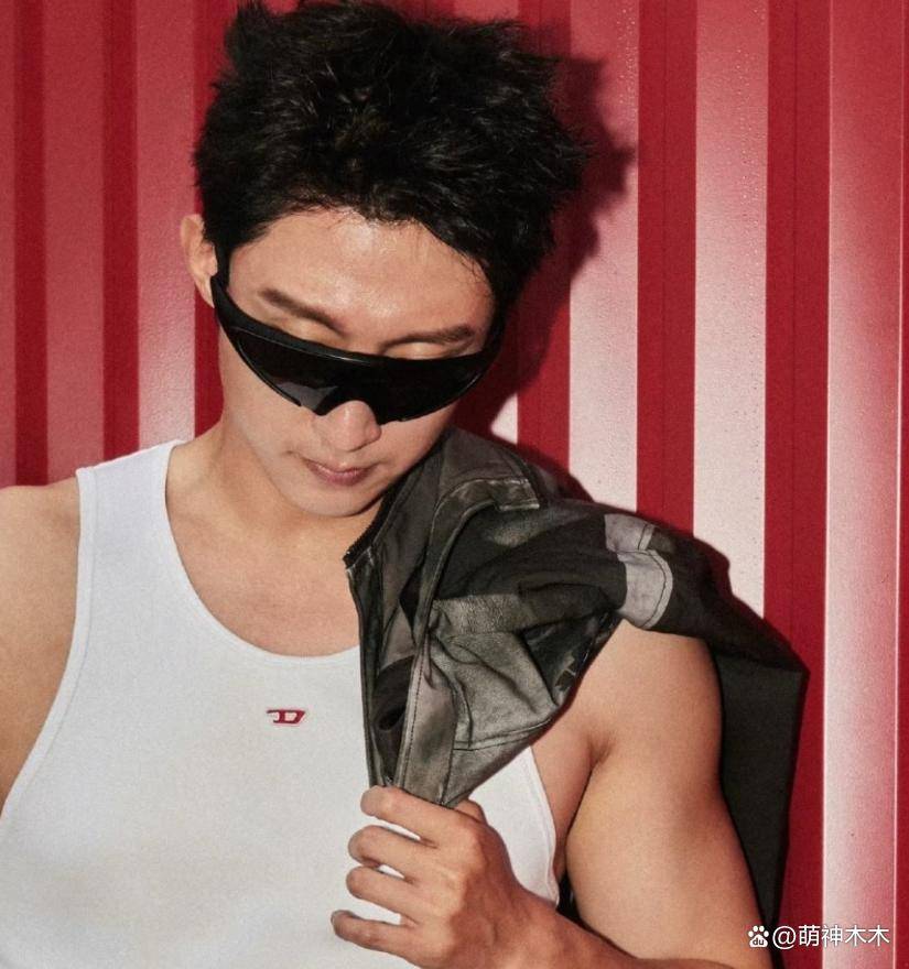 热巴被曝和黄景瑜拍同本杂志，绯闻传6年没结果，男方疑有新恋情