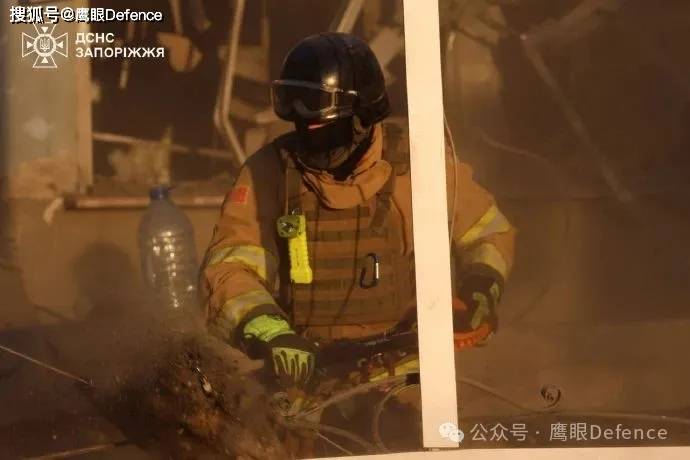 击中俄唯一氦气工厂！31名飞行员被授予“俄罗斯英雄”，真英雄？