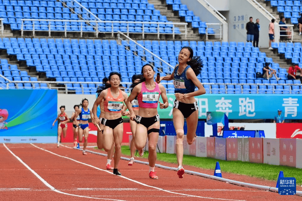 全国青少年运动会：四川夺女子4X400米冠军 09年姐妹花抢镜
