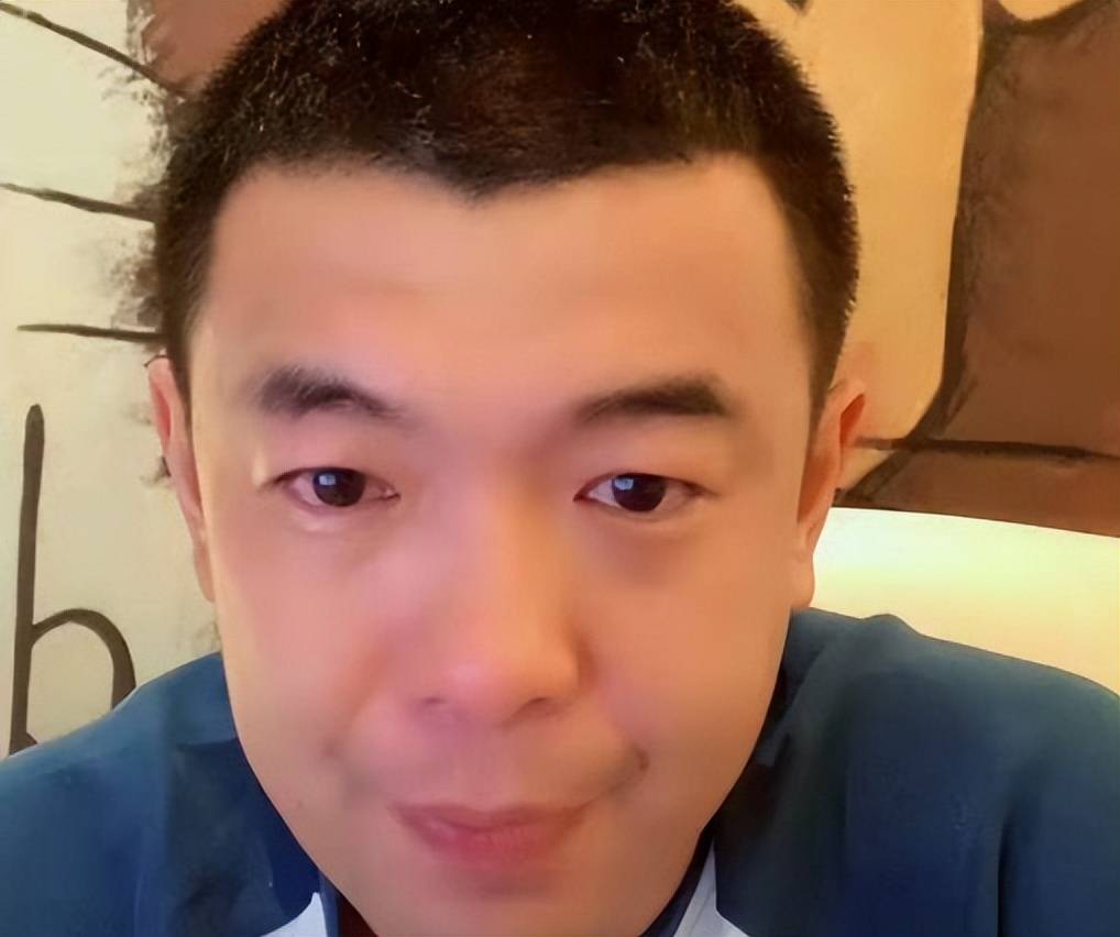 原创             郑智为何落选当年米卢国足 李玮峰直言能力不够，徐亮说关系不硬没背景
