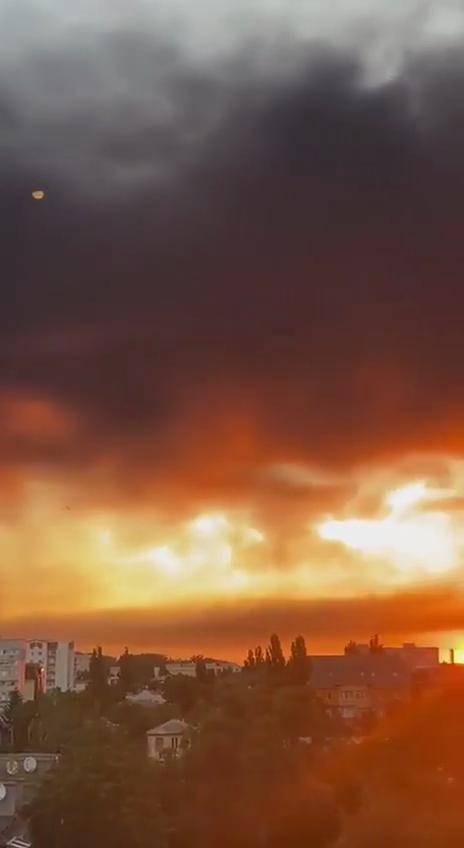 报复不隔夜！仅24小时，俄军炸碎阿塞拜疆投资，油厂，油罐大爆炸