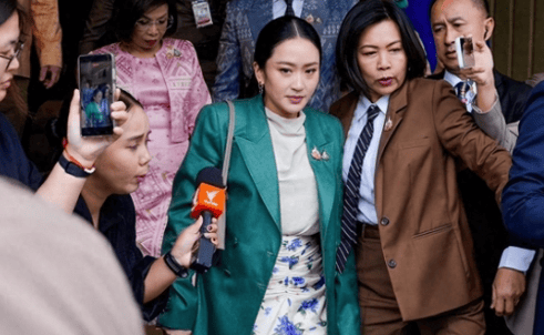 突发消息，泰国对洪森发逮捕令，洪马奈高调宣布访华，想找中方求援？