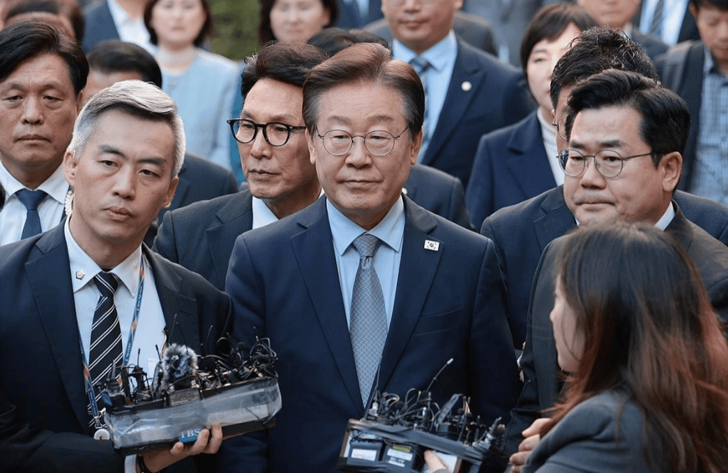 韩国特使团抵达北京，下飞机的第一句话不简单，中方回应很干脆