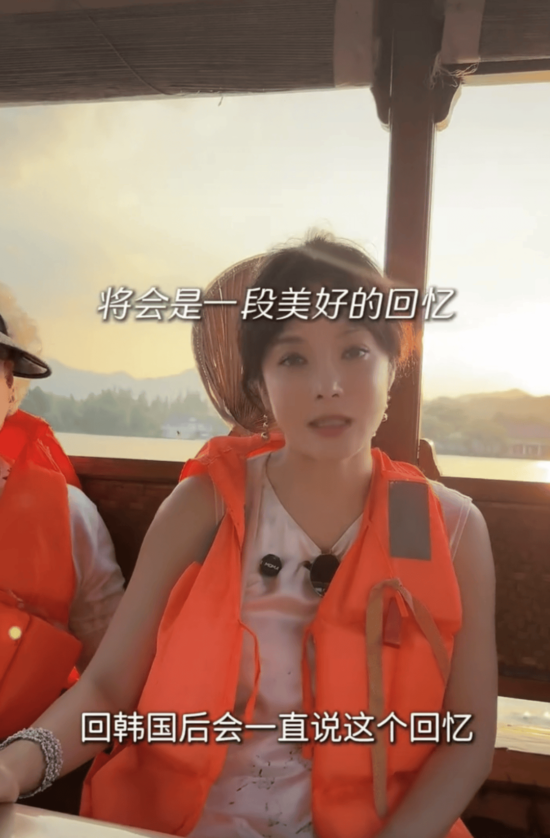 韩国女星带全家游西湖，全程被美景震撼！儿子护照第一个章是中国