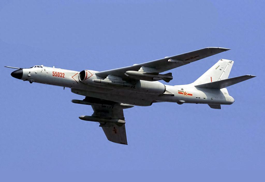 老当益壮！轰-6并不落后，上百架轰-6K/J/N早已变身“空中母机”