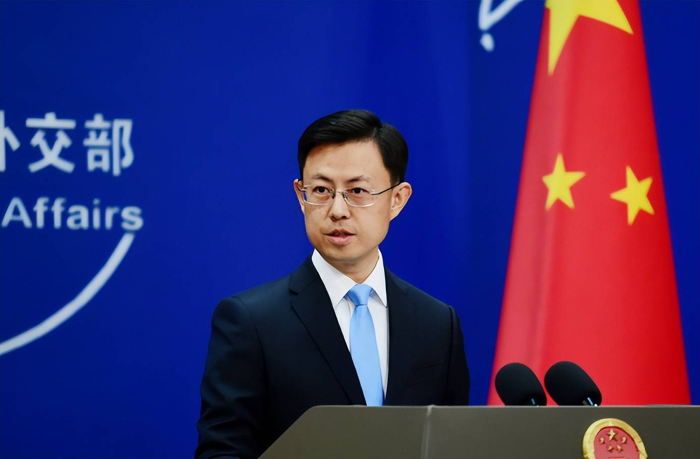 菲防长挑战中国红线，话音刚落，中方要算总账，解放军已加速增兵