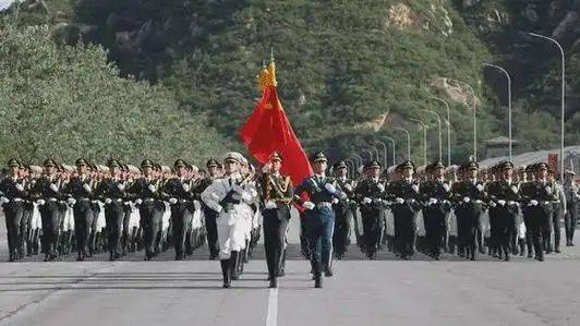 紧跟大阅兵节奏！华为时隔四年首次提及麒麟，背后两个信号不简单