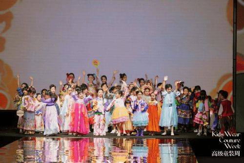 上海高级童装周年衣破局新中式童装创意壁垒