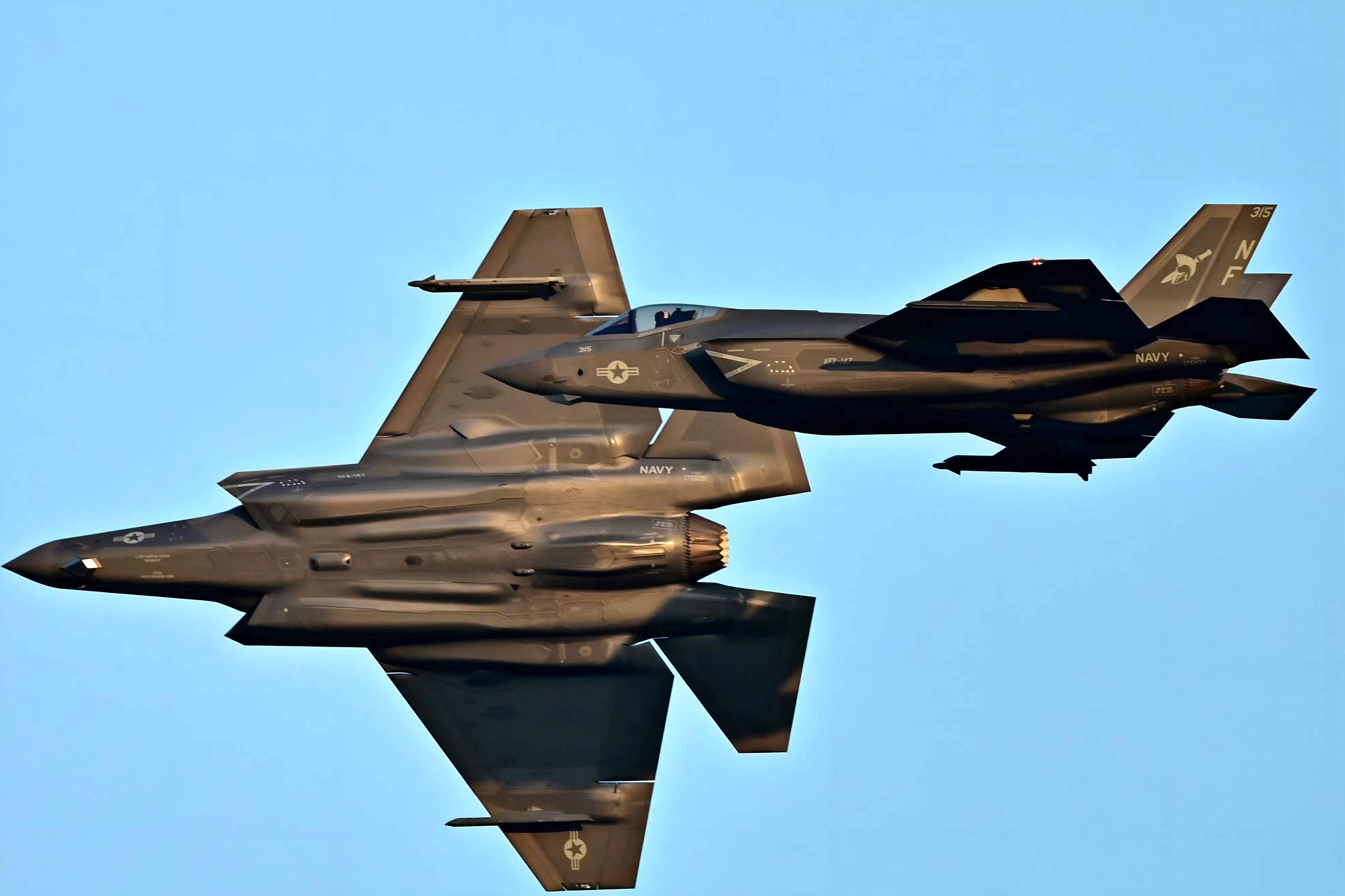 性能砍半，天价F-35沦为“半成品”，美军为何照单全收？