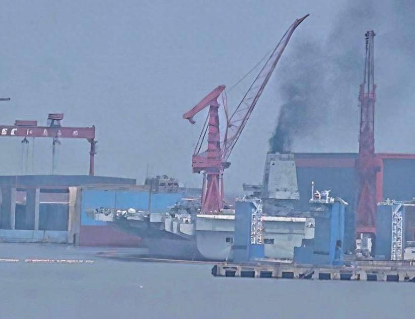 2艘052D护航，福建舰南下穿越台湾海峡，中国三航母时代即将到来！