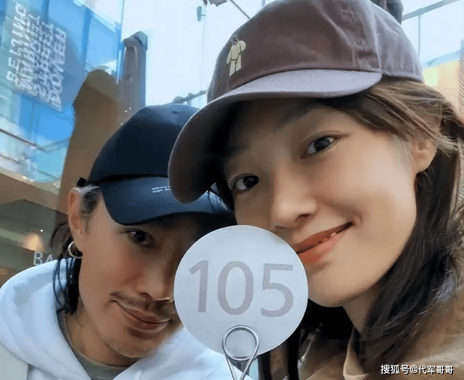离婚9年后，41岁白百何嫁导演老公被宠溺，50岁陈羽凡胖到认不出