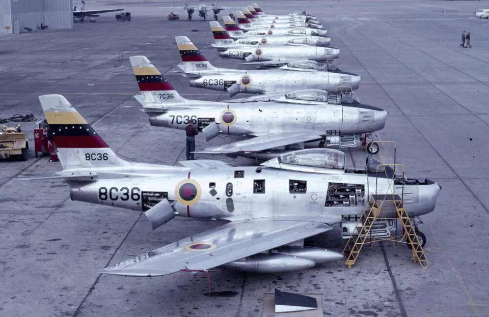 央视曝光！歼-35A改用内置登机梯，和F-35的一模一样？