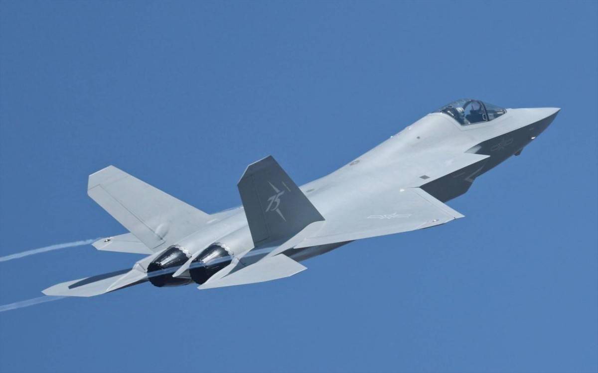 看完歼-35的高清照，巴西人打抱不平：谁说它是F-35抄袭？无知！