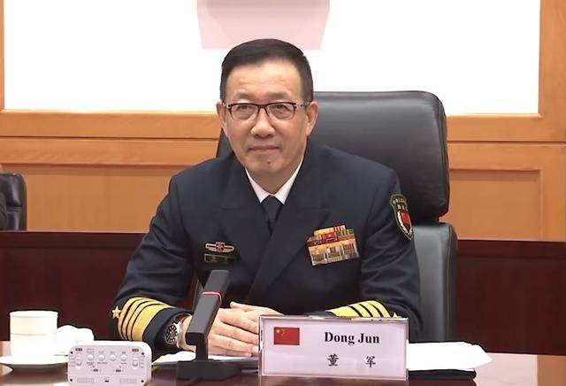 刚警告完美国，董军防长见了美国的死对头，要联手干一件大事