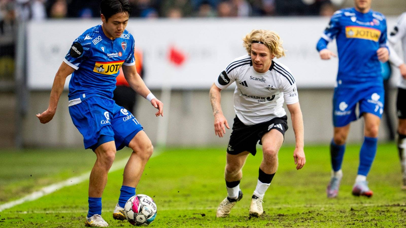 原创 主动投奔国足!23岁华裔小将接受归化,身价120万欧可排国足前三