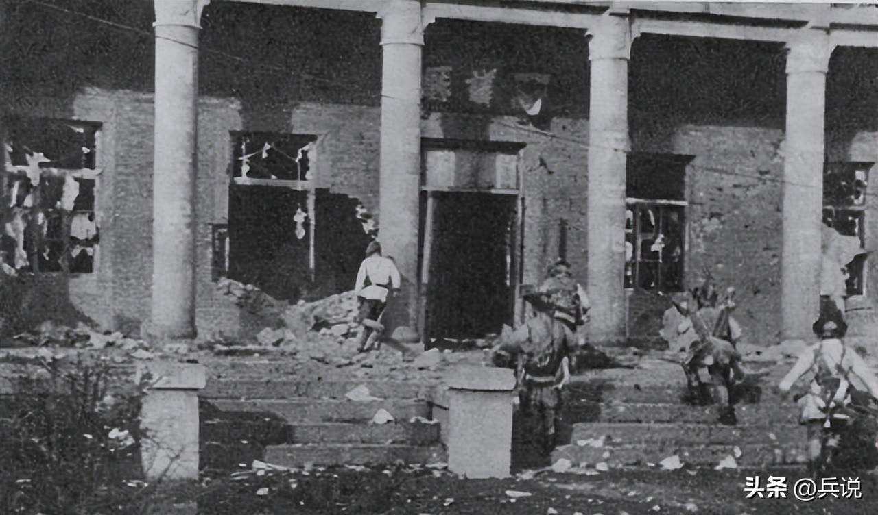 李天佑攻四平，发三次火，被俘参谋自作聪明，遭拍桌子训斥