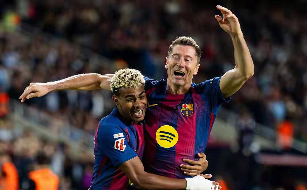 巴萨2-1力克皇家社会莱万里程碑破门助西班牙足球甲级联赛球队领跑西甲