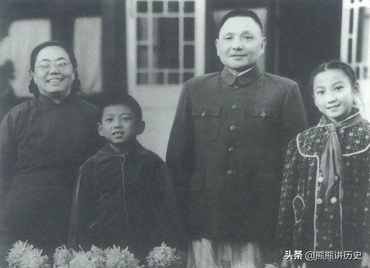不是元帅，地位与威望却比十大元帅还高，他们是谁？