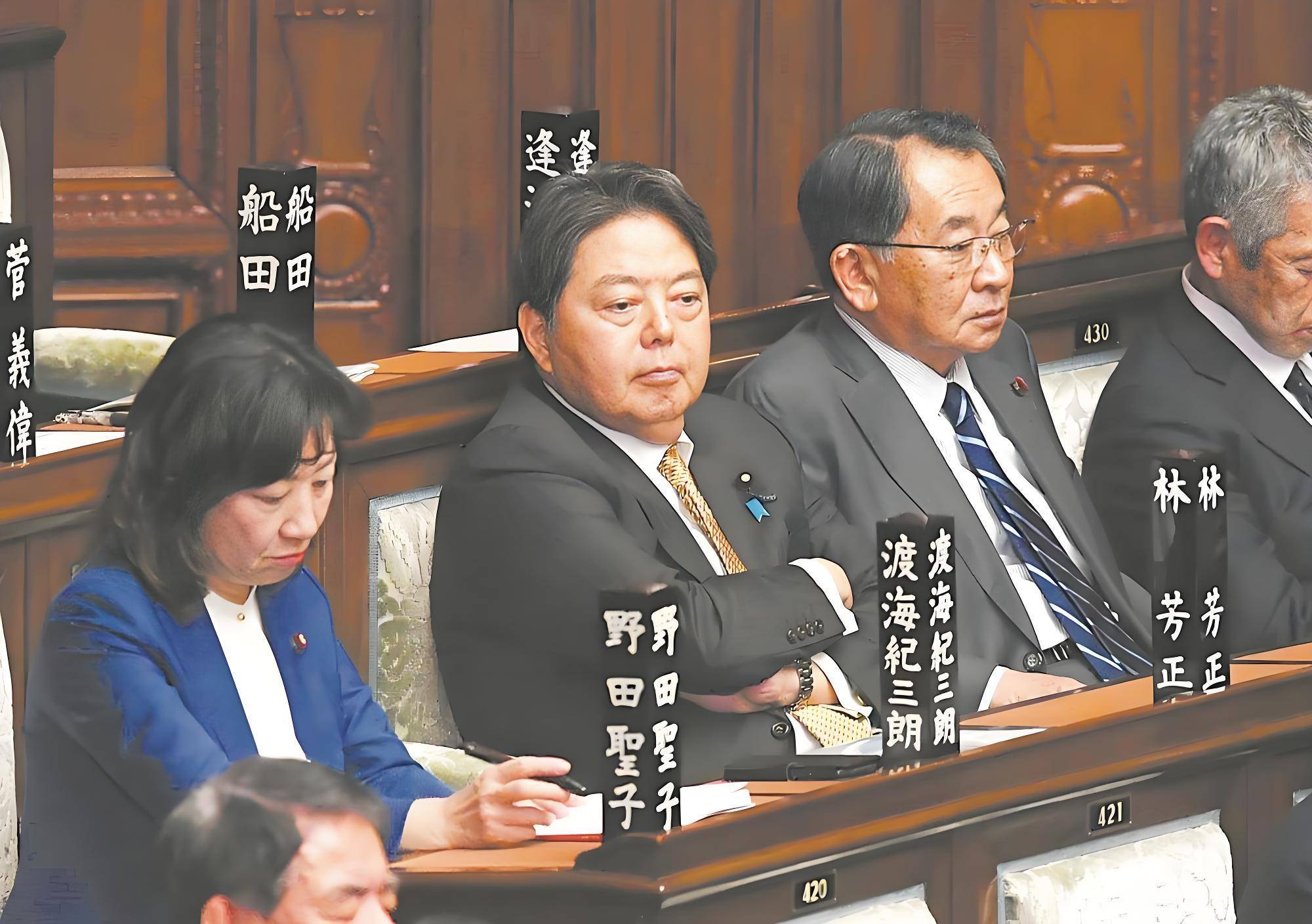 原创             日本闹笑话！高市早苗支持率暴跌，小泉翻车，林芳正意外上位