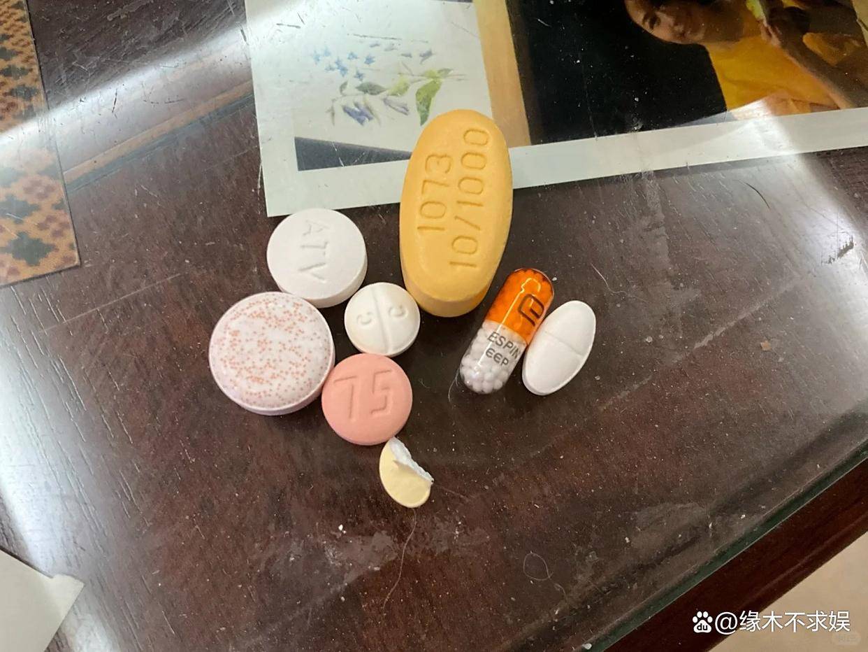 郭碧婷爸爸患病状态曝光，郭碧婷拼命赚钱付药费，向家行为惹争议！