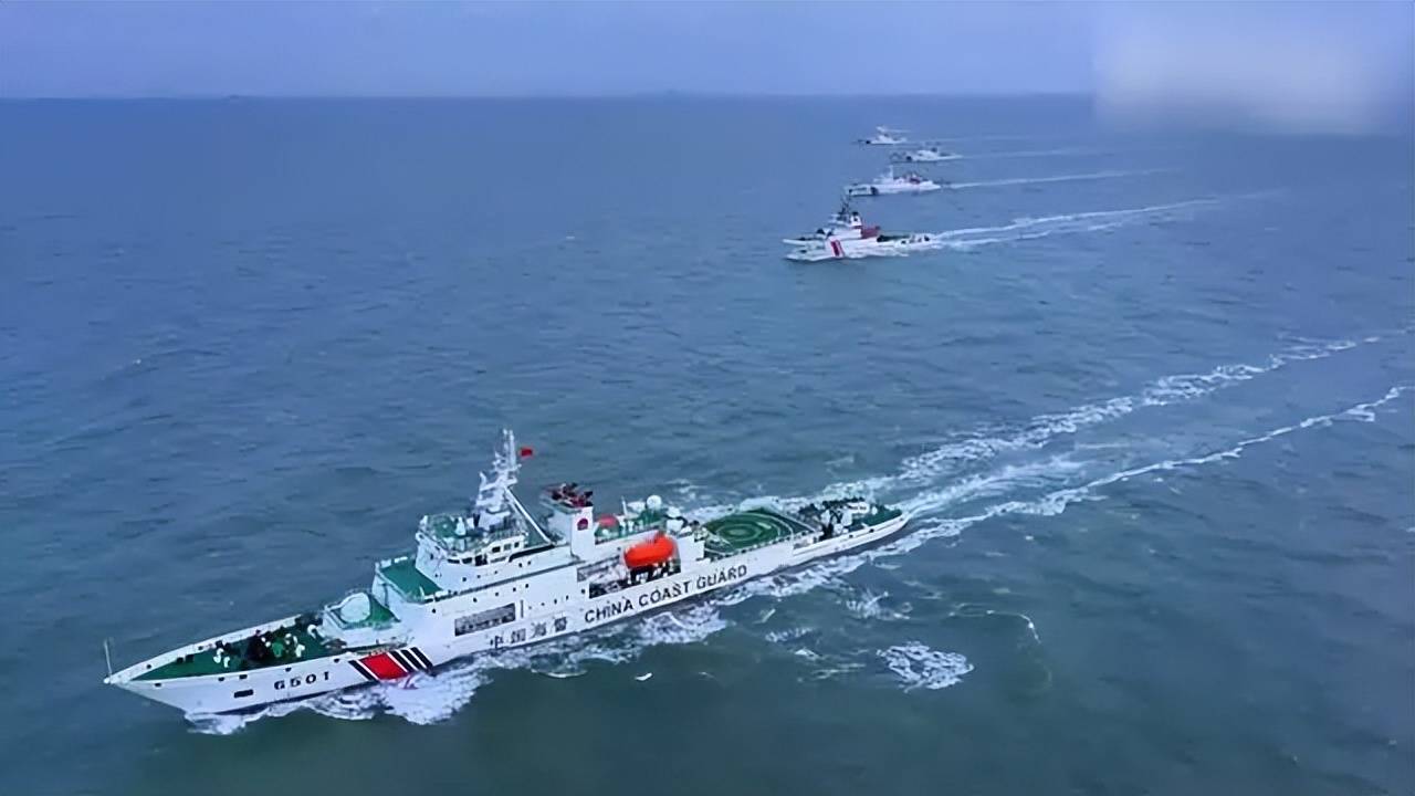 黄岩岛升起五星红旗！菲方转向求助普京，南海博弈暗藏三大玄机