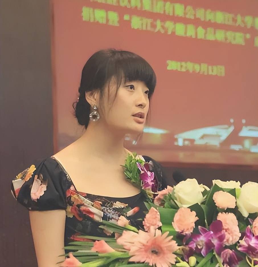 网传娃哈哈集团宗馥莉被带走调查，集团公司紧急回应，详情曝出