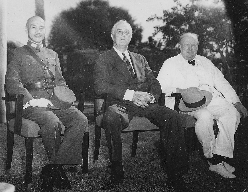 高市早苗当选日本第一位女总裁,称愿谈台岛问题,敢于承担责任吗