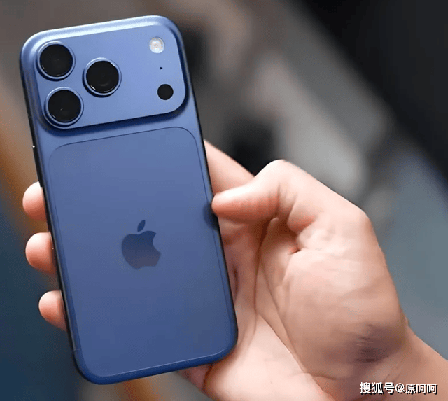 原创             苹果要掀桌！iPhone 18 Pro曝光：全新A20芯片+可变光圈相机太炸裂