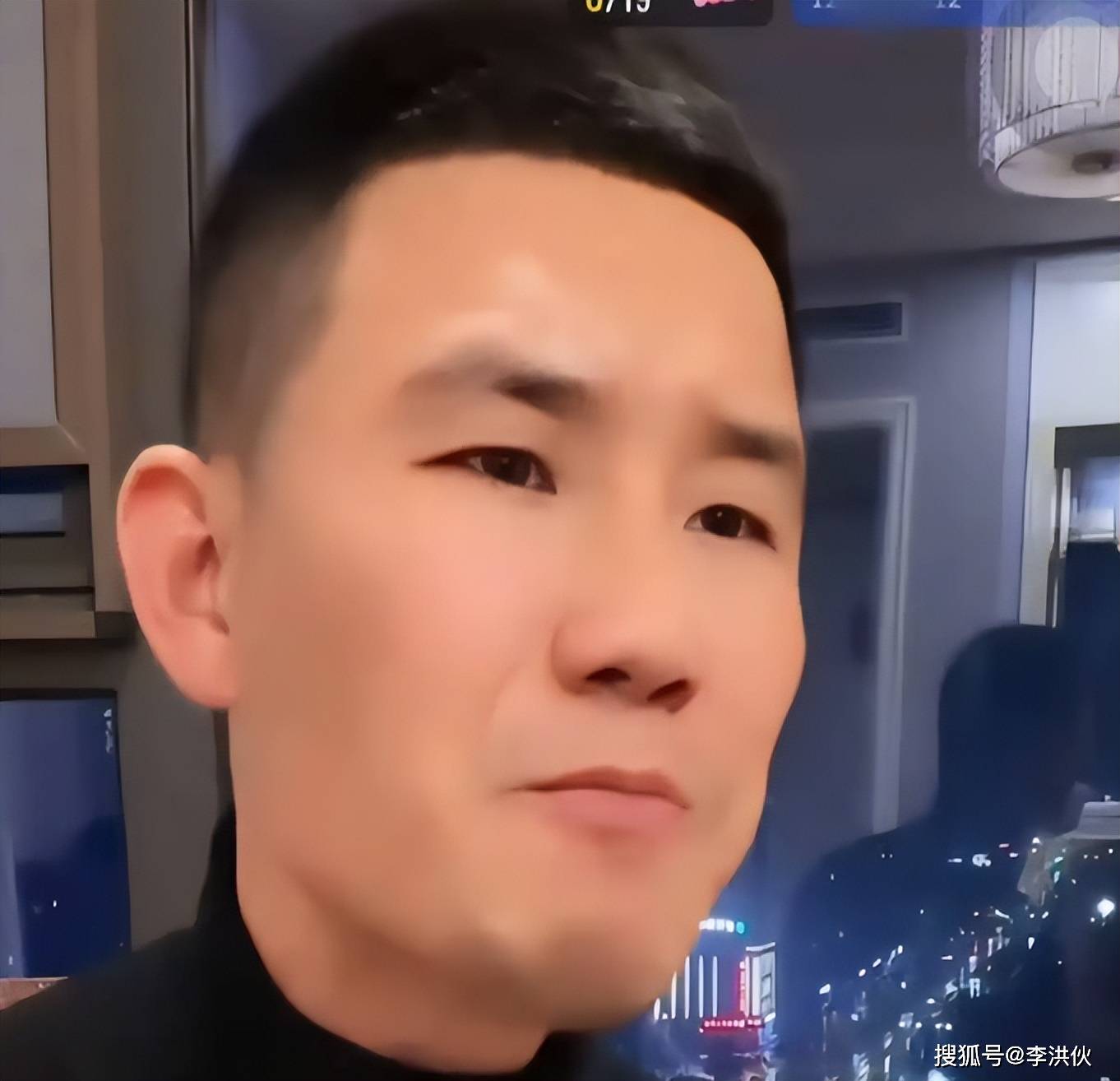 嘎子哥又出事了！警服风波后又被曝欠债千万被限高，这回真要凉了