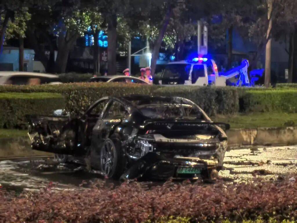 警方通报“小米SU7碰撞后爆燃”：当事人涉嫌酒驾