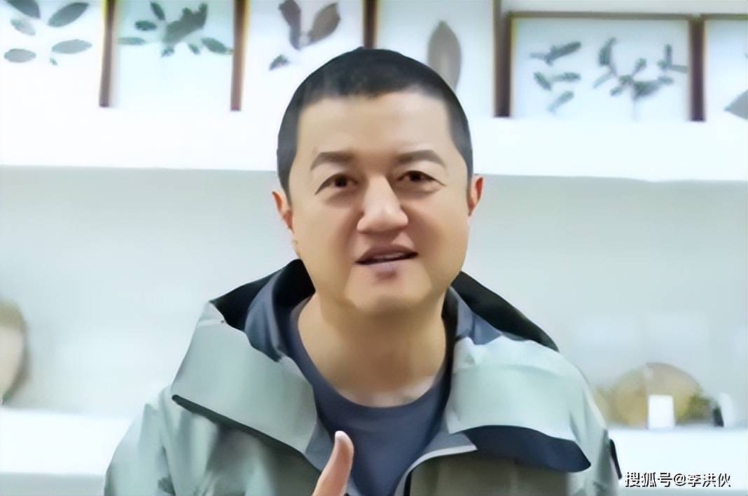 上午悲痛官宣离婚，晚上开心直播带货，李亚鹏来不及悲伤就去赚钱