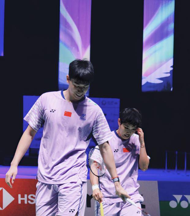 原创             黄东萍网前完美发挥，凤凰组合2-0世界第一，丹麦公开赛豪取3连冠