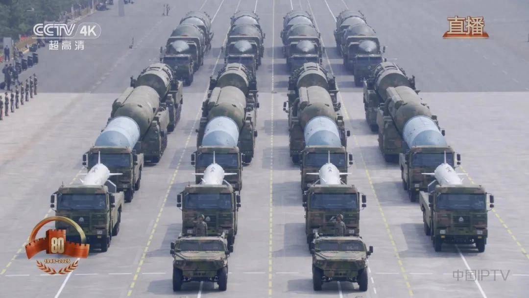 乌军少将：别等到战场上再认清，93阅兵上中国装备到底有多强大！