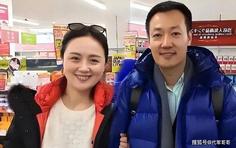 朱媛媛去世5个月后，辛柏青现身大孤山，整个人显憔悴像是老了10岁