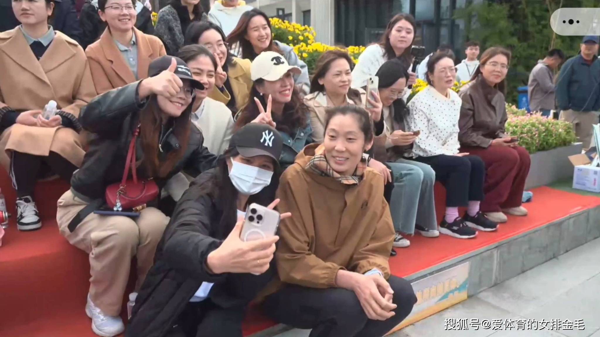 原创 朱婷来苏州学校参加活动,与师生互动!网友:她就是世界第一