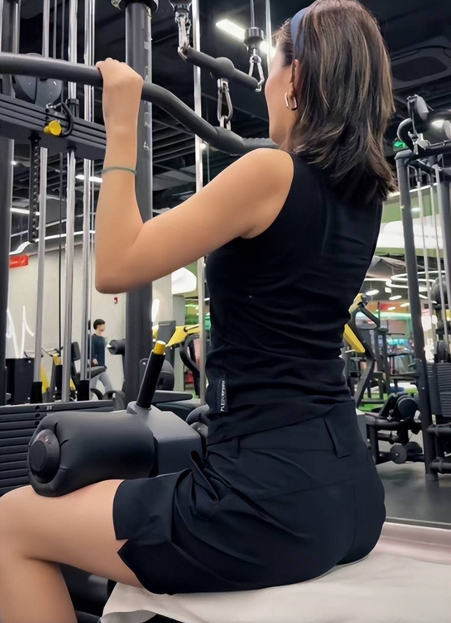 海哈金喜离婚后首晒近况，素颜健身状态超好，恢复单身后更美了
